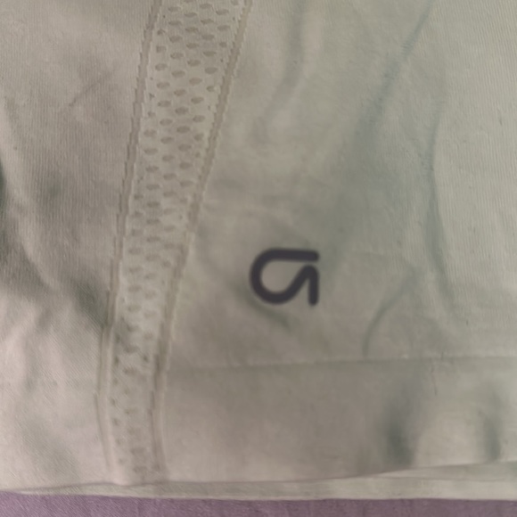 NWOT - Gapfit tank top - Picture 6 of 7